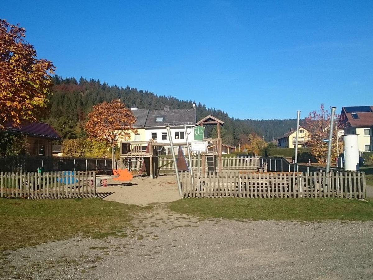 شقة Fewo Cheny In Titisee المظهر الخارجي الصورة